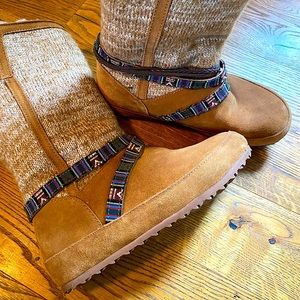 Worn once BearPaw Boots! Boho style and super warm.